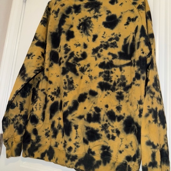 Bold Black and Yellow Crewneck Sweater with Tie-Dye Design - Picture 11 of 11